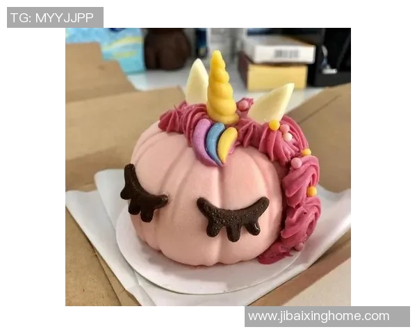 蛋糕的甜蜜世界:探秘各式蛋糕的制作技巧与创意装饰艺术